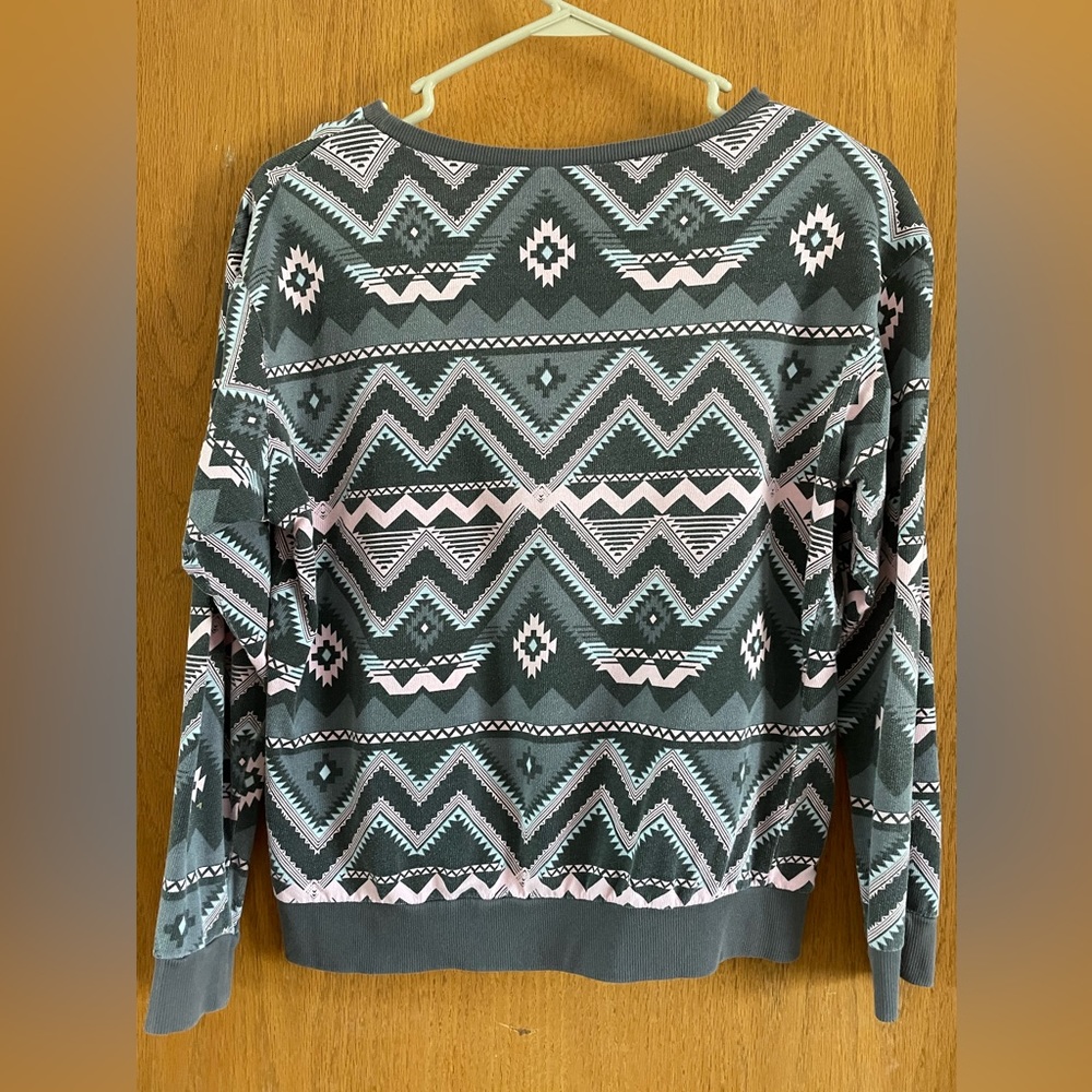 Xs small top. Soft material. Fun design.